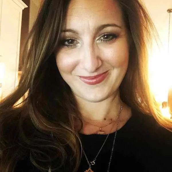 Lena Borrelli's headshot