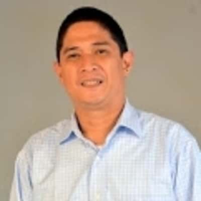 Julius Hernandez's headshot